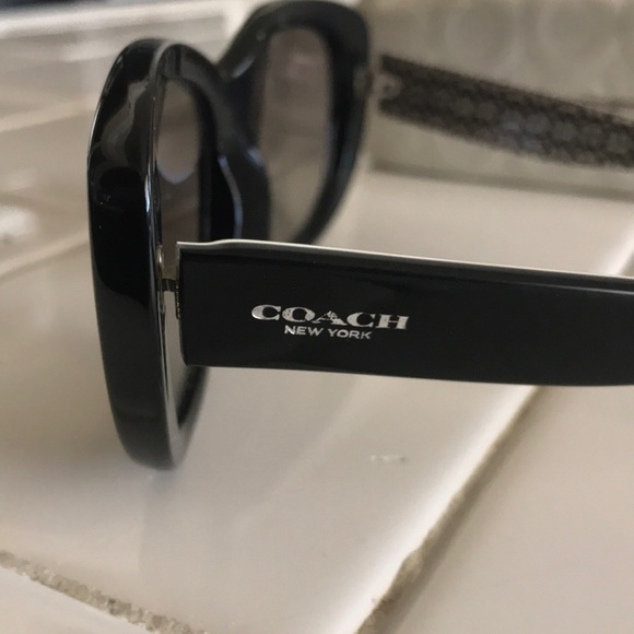 Coach sunglasses excellent condition - Picture 4 of 8